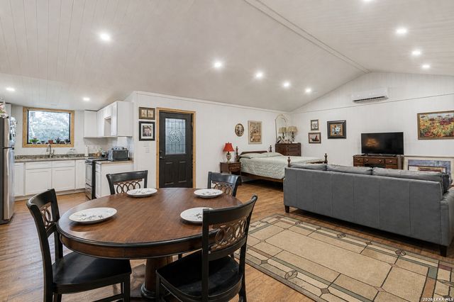 2939 Goat Hill Rd, Lakehills, TX 78063
