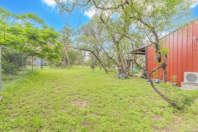2939 Goat Hill Rd, Lakehills, TX 78063