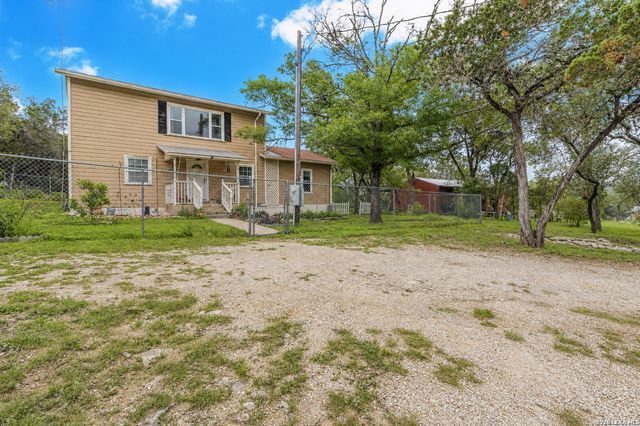 2939 Goat Hill Rd, Lakehills, TX 78063