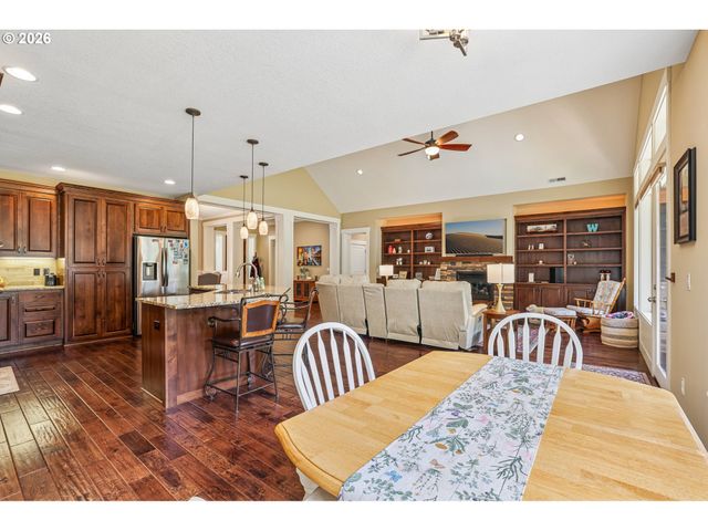 3713 Ne 119TH St, Vancouver, WA 98686