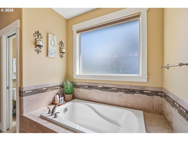 3713 Ne 119TH St, Vancouver, WA 98686