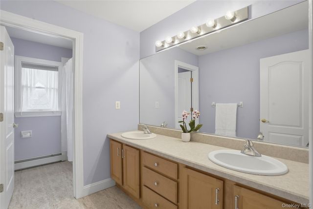 30 Somerset Lane, Warwick, NY 10990