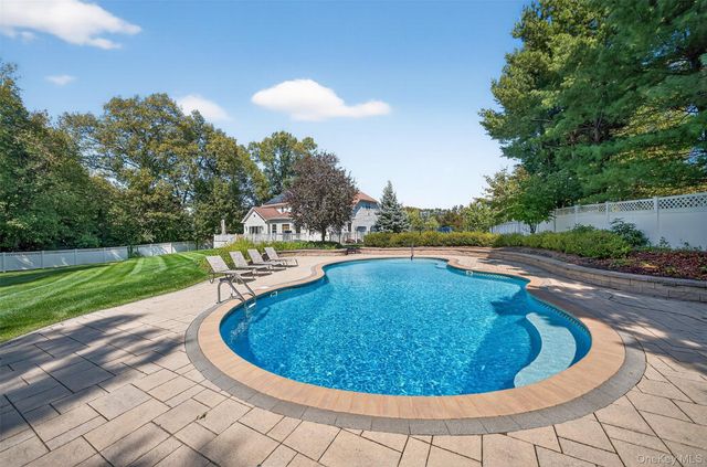 30 Somerset Lane, Warwick, NY 10990