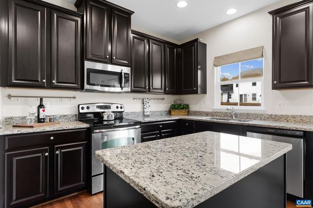 196 APPALACHIAN LN, Zion Crossroads, VA 22942