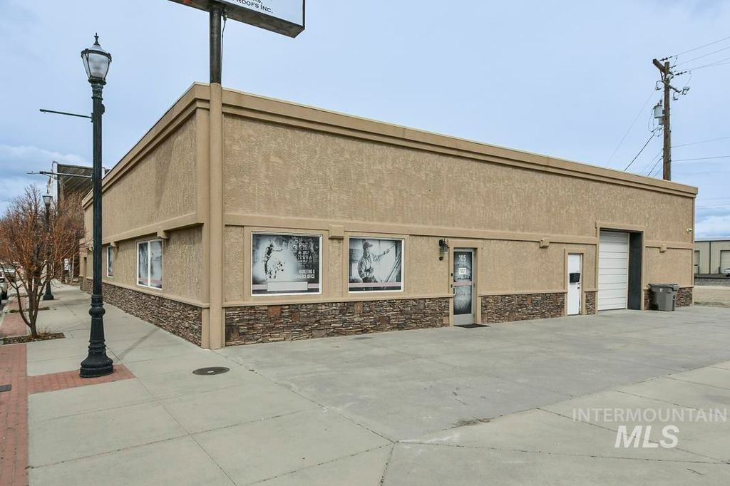 105 N 5th Ave, Caldwell, ID 83605