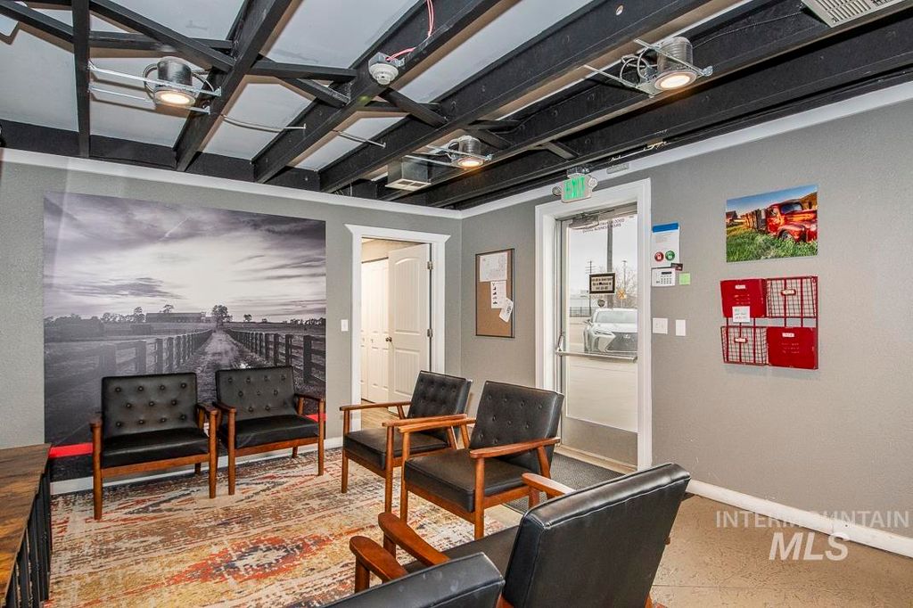 105 N 5th Ave, Caldwell, ID 83605 photo 4