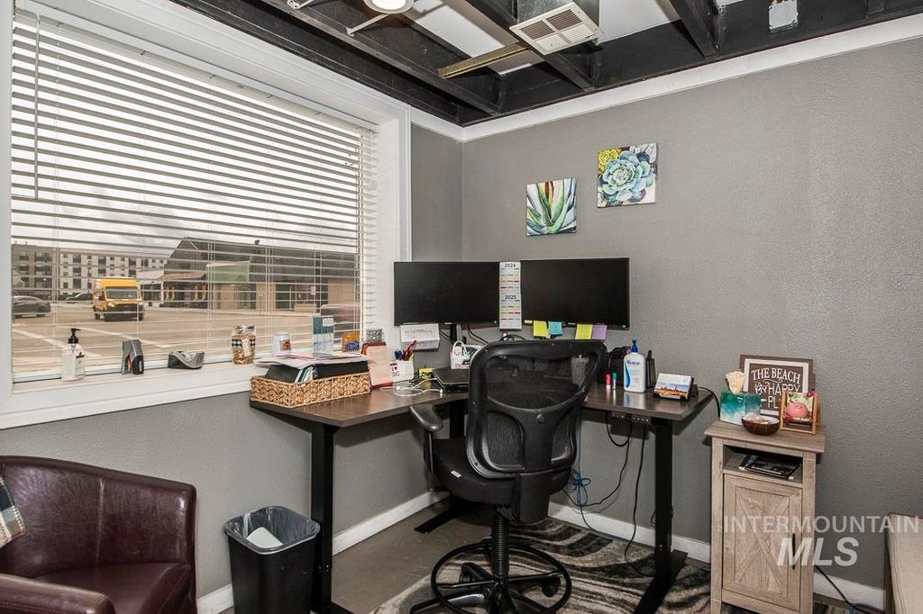 105 N 5th Ave, Caldwell, ID 83605 photo 8