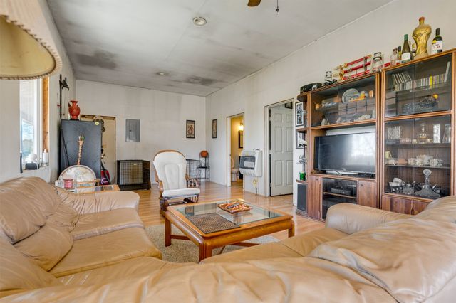 1900 County Road 33900, Powderly, TX 75473