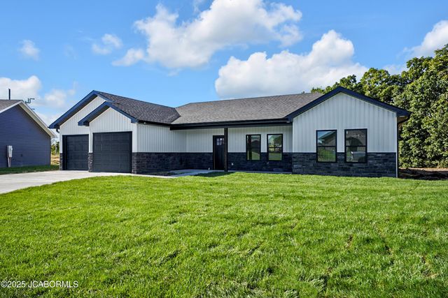 734 VINE DRIVE, Holts Summit, MO 65043