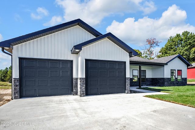 734 VINE DRIVE, Holts Summit, MO 65043