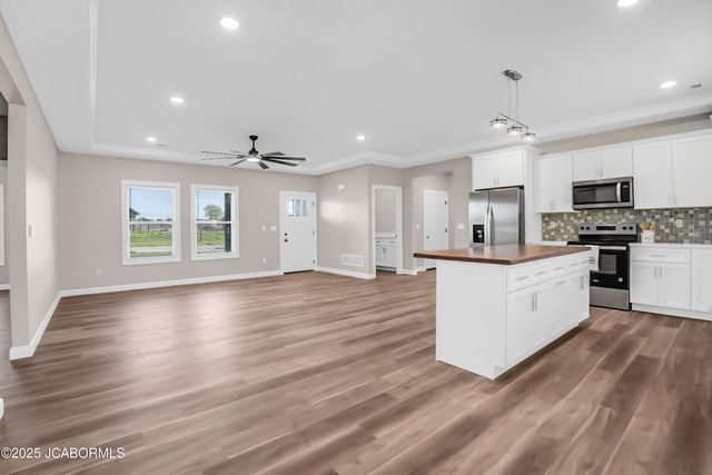 734 VINE DRIVE, Holts Summit, MO 65043