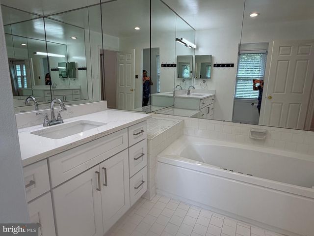 10113 GALSWORTHY PL, Bethesda, MD 20817