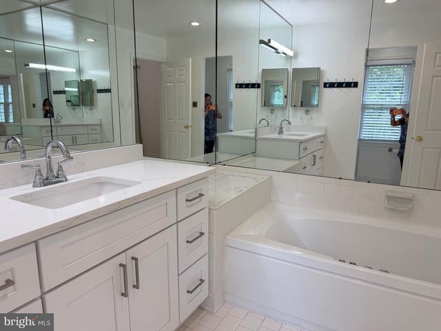 10113 GALSWORTHY PL, Bethesda, MD 20817