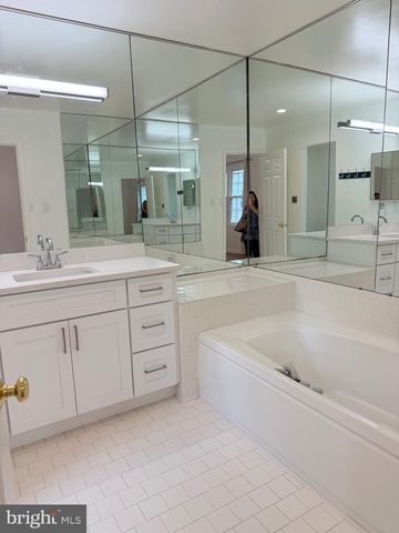 10113 GALSWORTHY PL, Bethesda, MD 20817