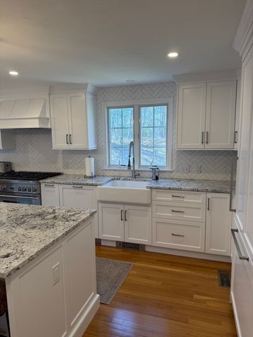15 Dr Stanton, Dennis, MA 02638