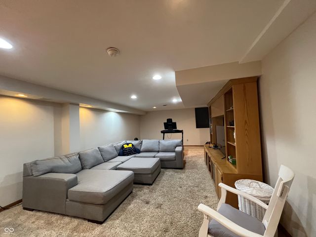 226 Lakeshore Drive, Batesville, IN 47006