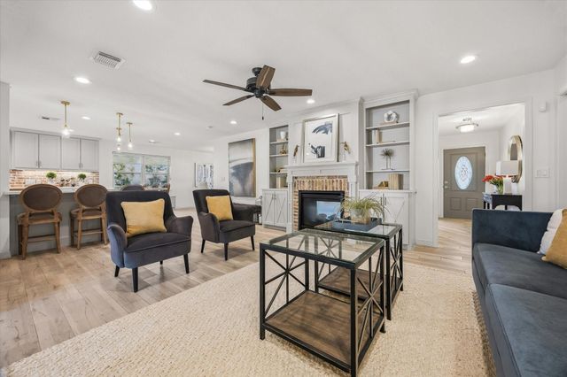3731 Sun Valley Drive, Houston, TX 77025