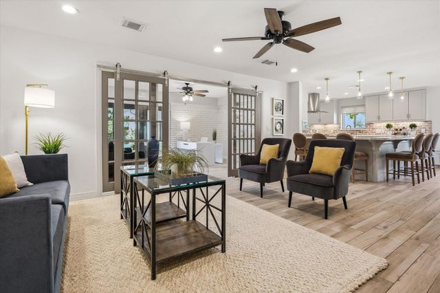 3731 Sun Valley Drive, Houston, TX 77025