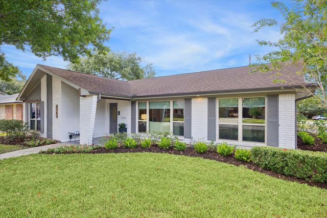 3731 Sun Valley Drive, Houston, TX 77025