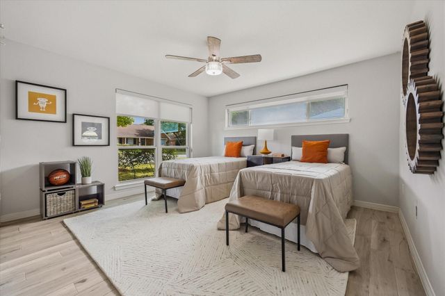3731 Sun Valley Drive, Houston, TX 77025