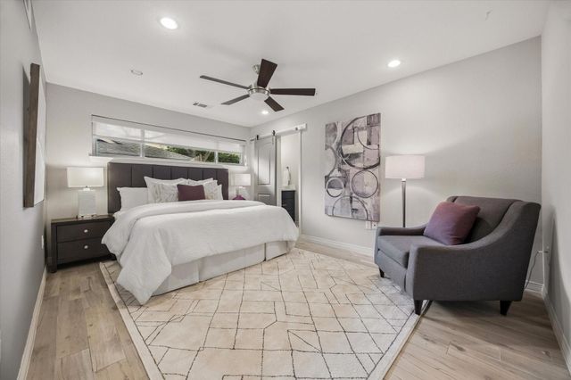 3731 Sun Valley Drive, Houston, TX 77025