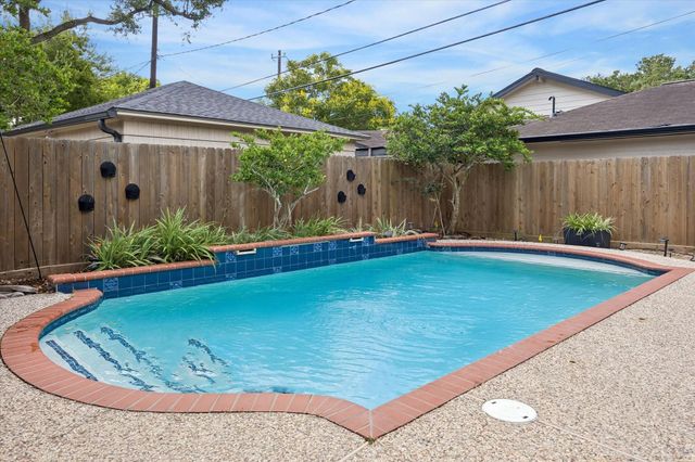3731 Sun Valley Drive, Houston, TX 77025