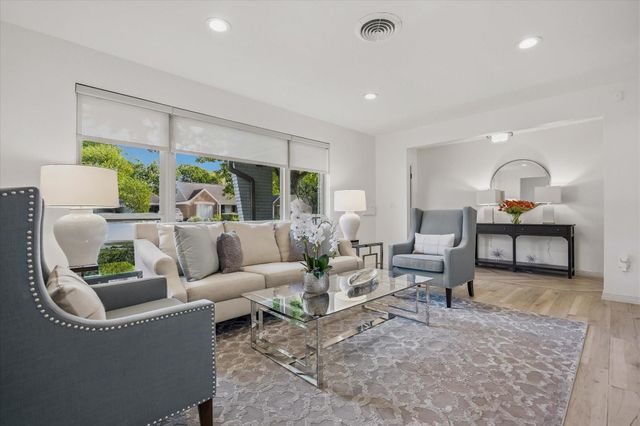 3731 Sun Valley Drive, Houston, TX 77025