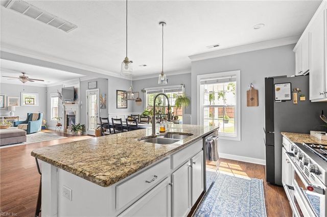 2045 Grandon Loop RD, Virginia Beach, VA 23456