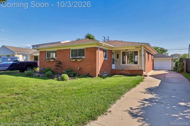4620 Hillcrest Avenue, Royal Oak, MI 48073