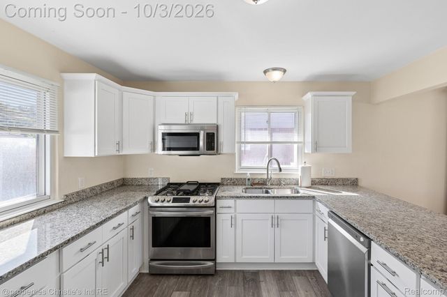 4620 Hillcrest Avenue, Royal Oak, MI 48073