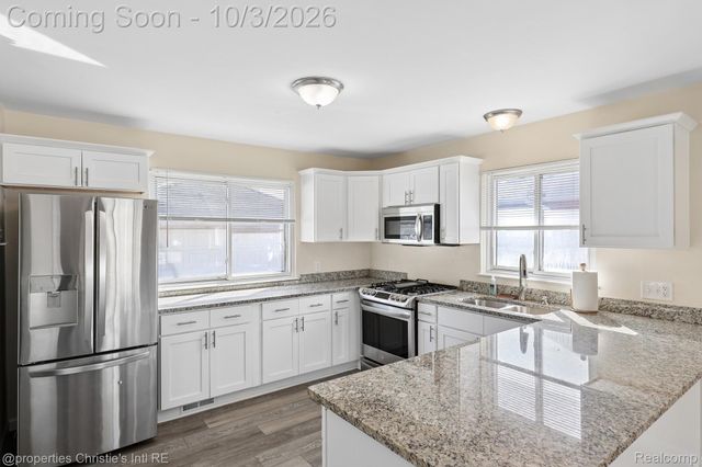 4620 Hillcrest Avenue, Royal Oak, MI 48073