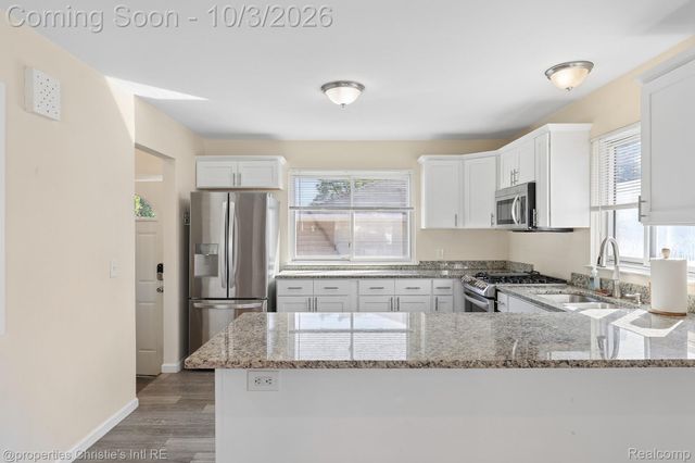 4620 Hillcrest Avenue, Royal Oak, MI 48073