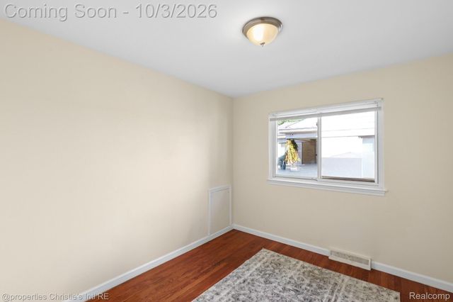 4620 Hillcrest Avenue, Royal Oak, MI 48073