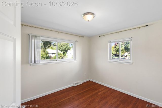 4620 Hillcrest Avenue, Royal Oak, MI 48073