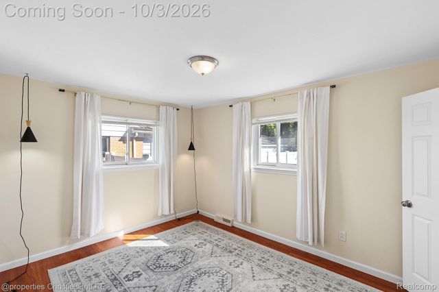 4620 Hillcrest Avenue, Royal Oak, MI 48073