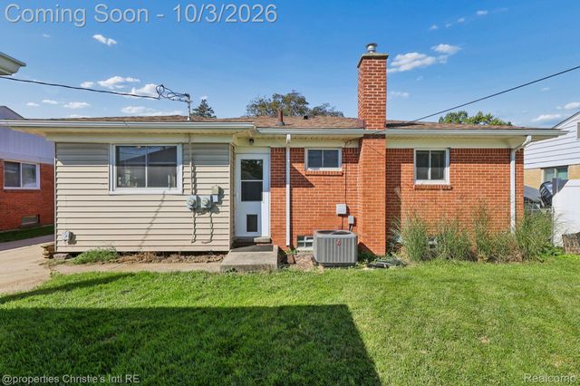 4620 Hillcrest Avenue, Royal Oak, MI 48073