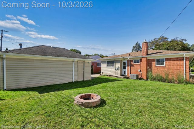 4620 Hillcrest Avenue, Royal Oak, MI 48073