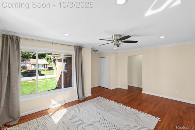 4620 Hillcrest Avenue, Royal Oak, MI 48073