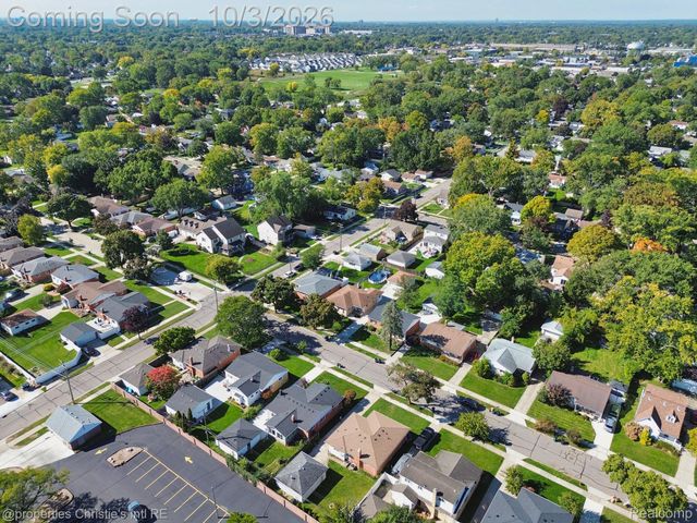 4620 Hillcrest Avenue, Royal Oak, MI 48073