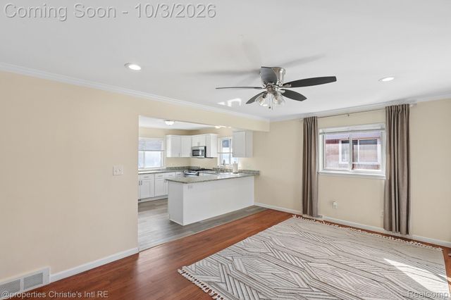 4620 Hillcrest Avenue, Royal Oak, MI 48073