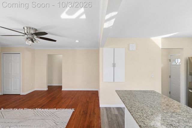 4620 Hillcrest Avenue, Royal Oak, MI 48073