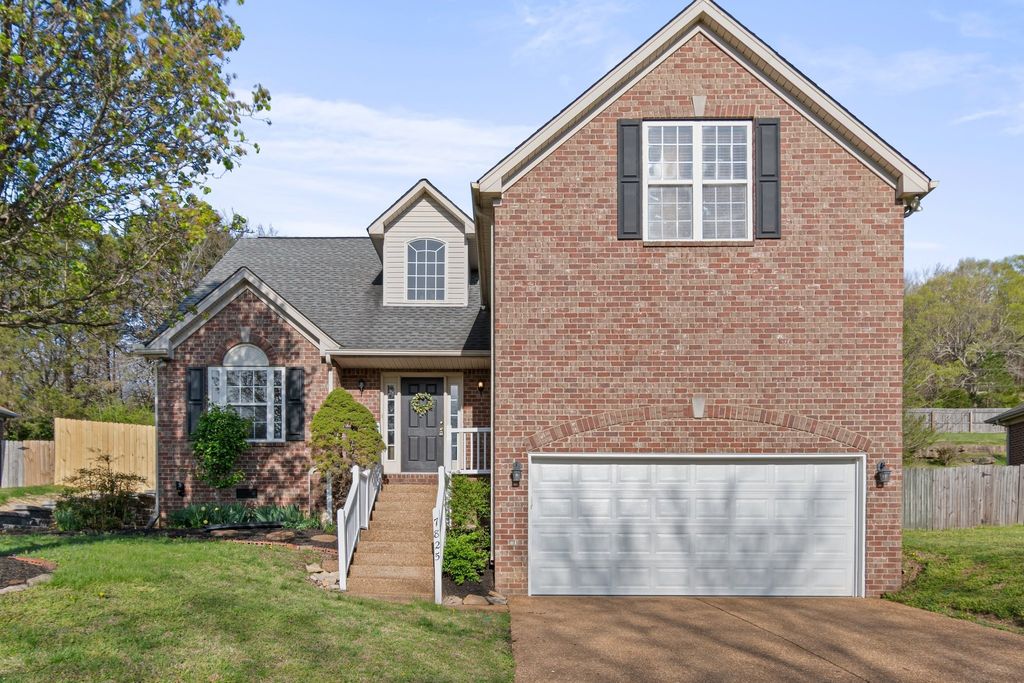7825 Farmington Pl, Nashville, TN 37221