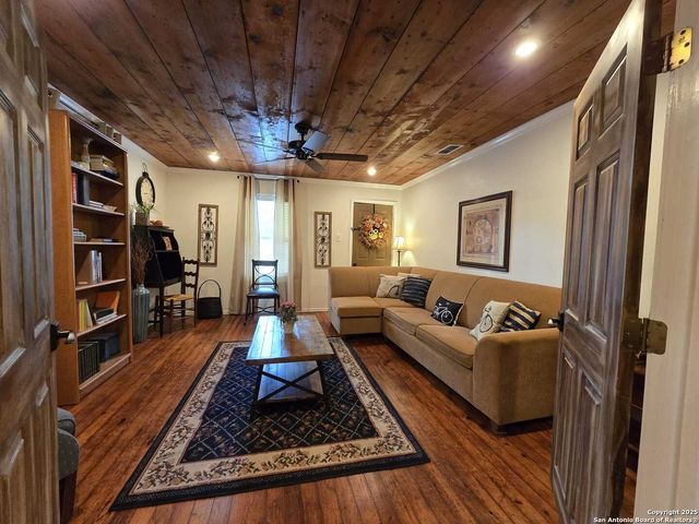 1020 Mission Rd, San Antonio, TX 78210