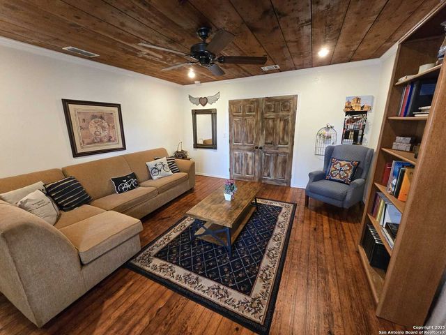 1020 Mission Rd, San Antonio, TX 78210