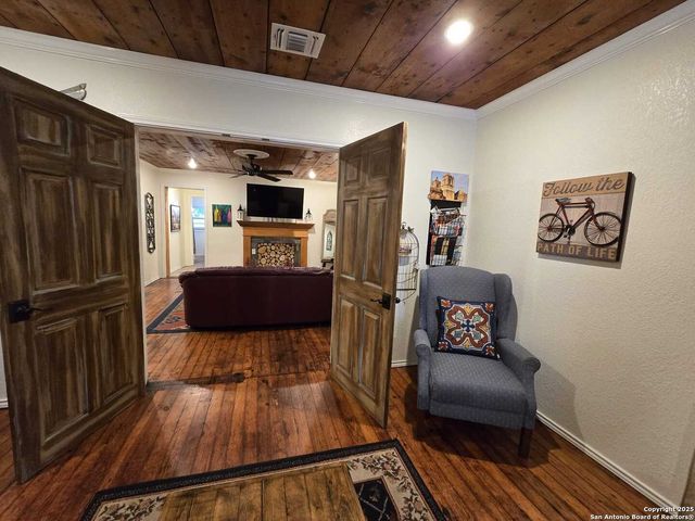 1020 Mission Rd, San Antonio, TX 78210