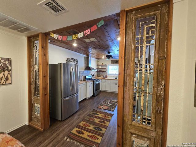 1020 Mission Rd, San Antonio, TX 78210
