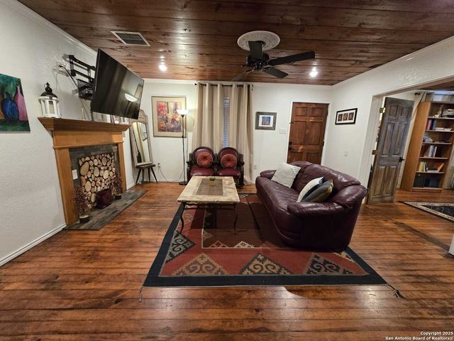 1020 Mission Rd, San Antonio, TX 78210