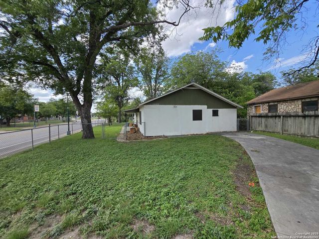 1020 Mission Rd, San Antonio, TX 78210