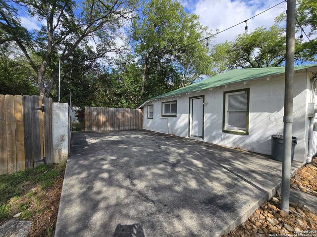 1020 Mission Rd, San Antonio, TX 78210