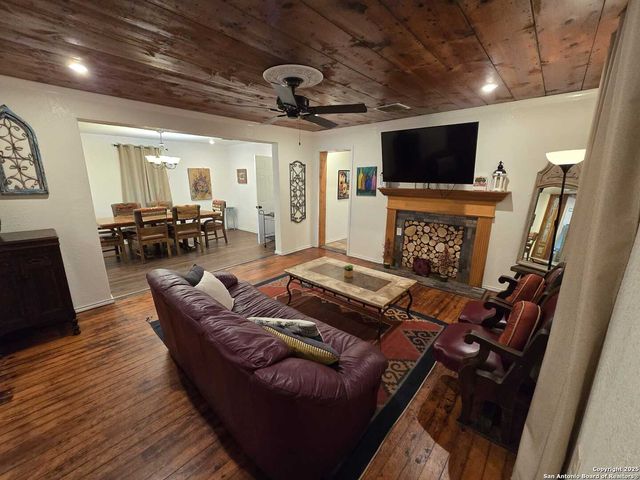 1020 Mission Rd, San Antonio, TX 78210